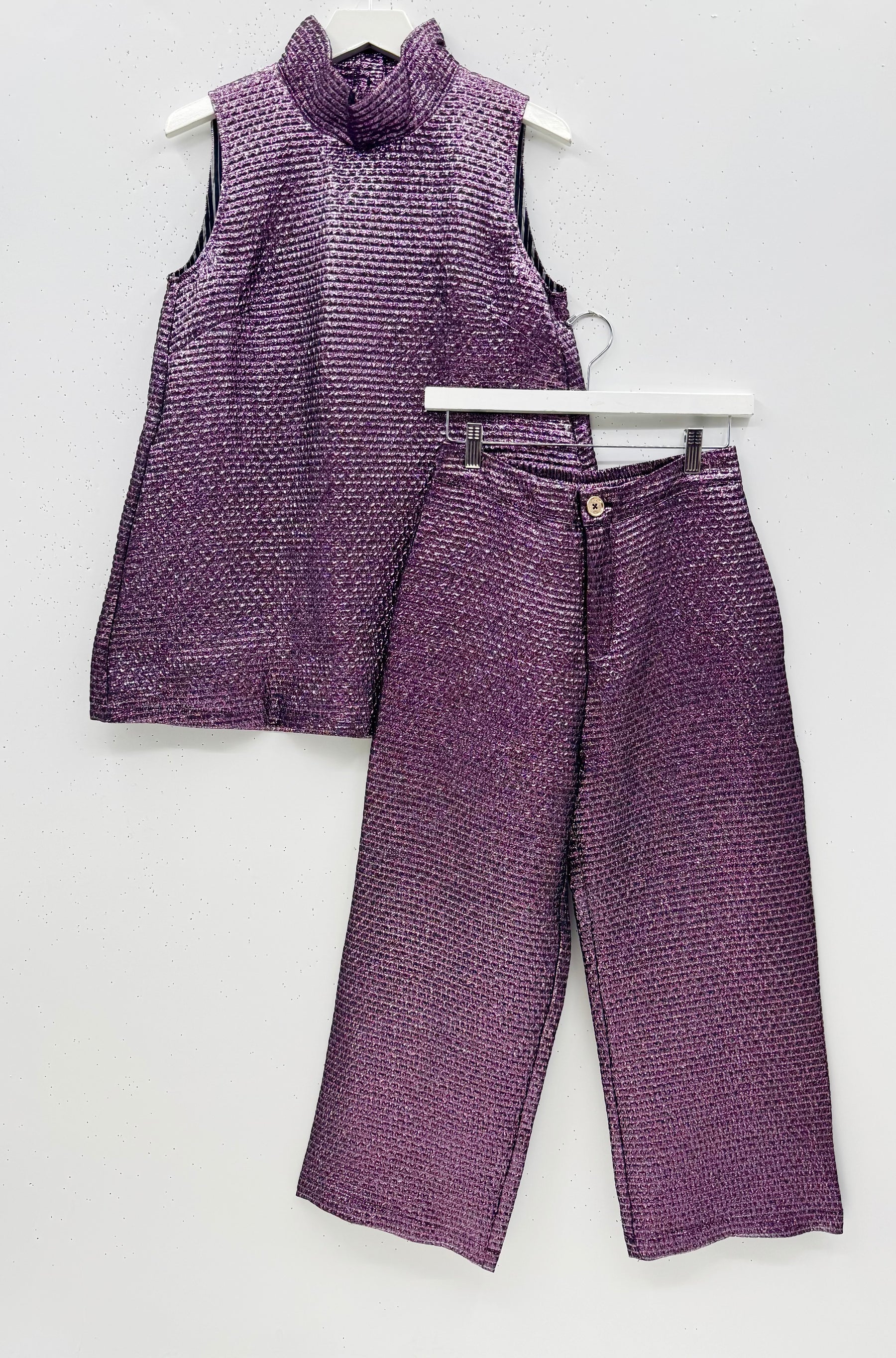 SAMPLE - Sleeveless Mod Top & Le Culottes SET - Quilted Magenta Metallic