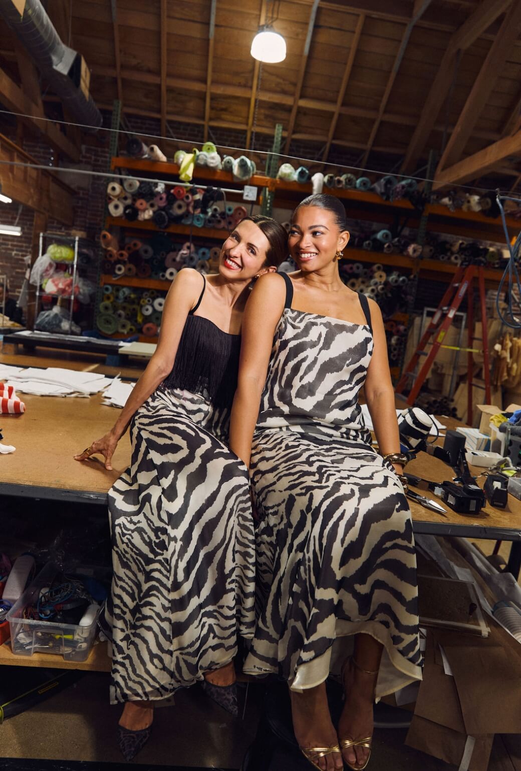 Buru x India The Camden Crop - Black