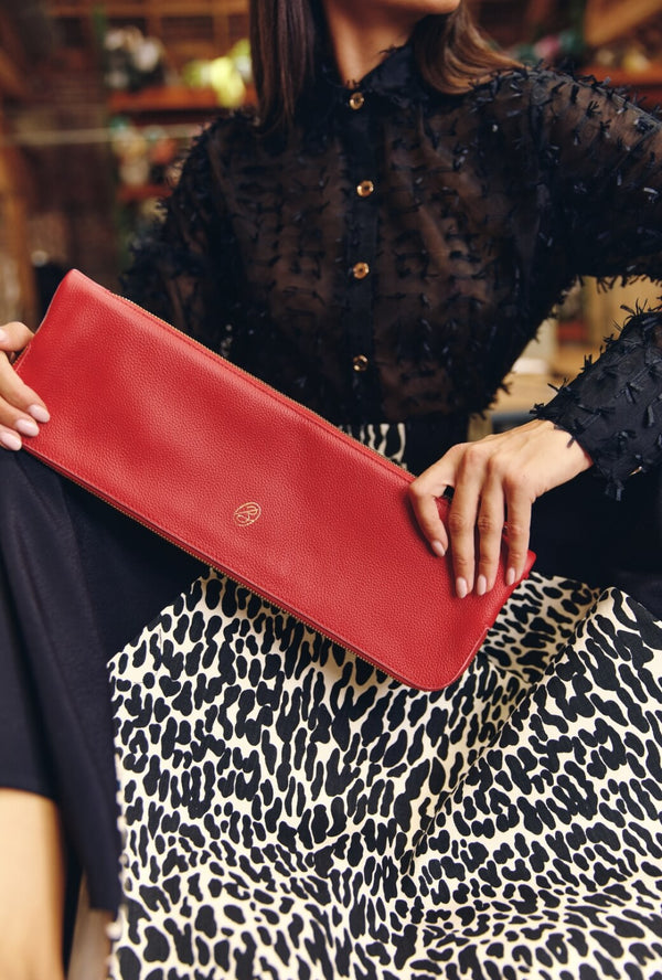 The East to West Clutch - Rouge