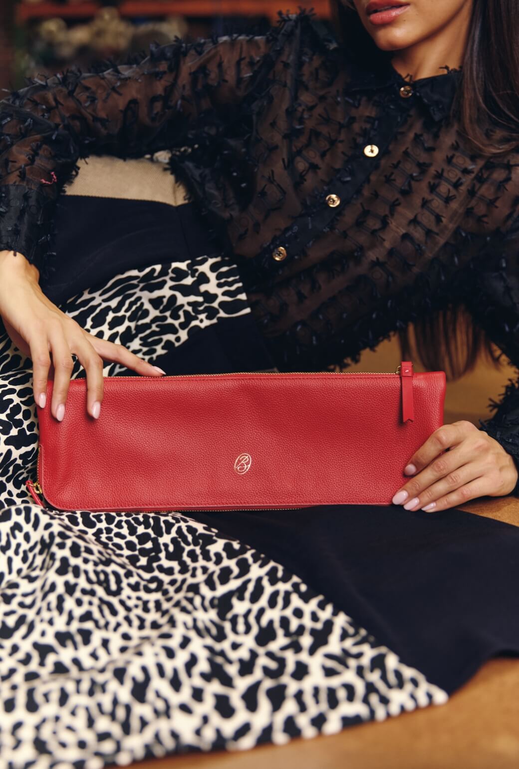 The East to West Clutch - Rouge